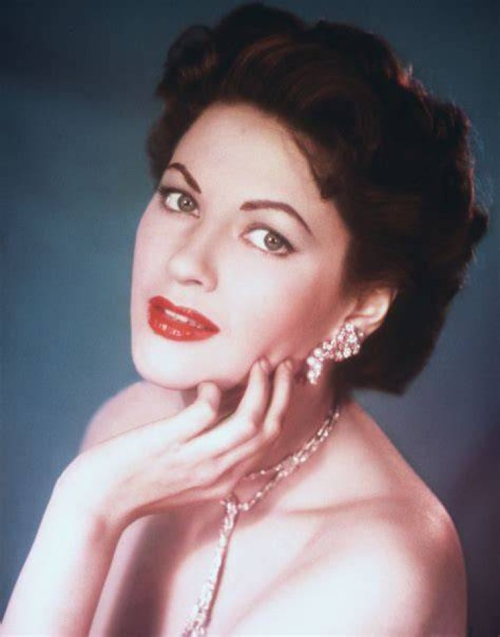 Is yvonne de carlo still alive?