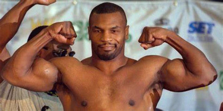 Was mike tyson orthodox or southpaw?